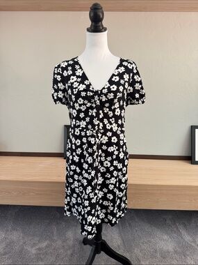 SO Black and White Floral Midi Dress - EUC